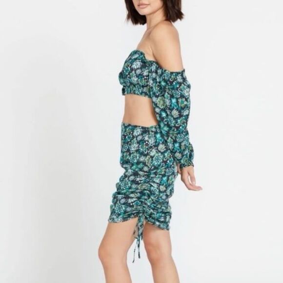 Volcom Beau Beau Gauze Mini Skirt Vintage Black NWT - Picture 3 of 10